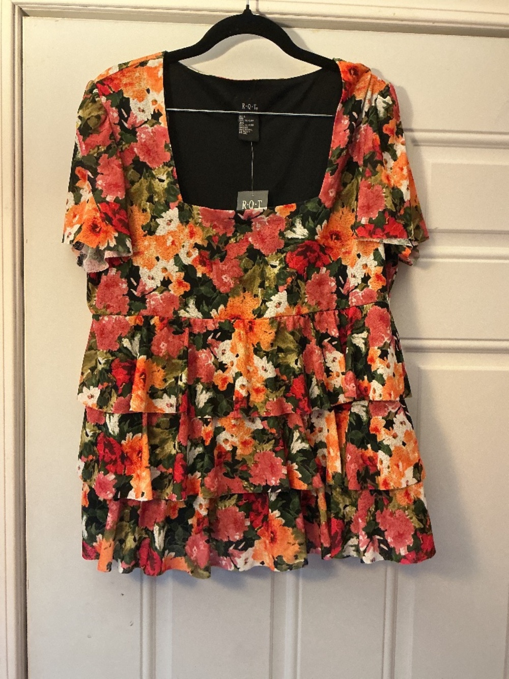 BRAND NEW R.Q.T ruffle flower blouse SIZE LARGE RQT top